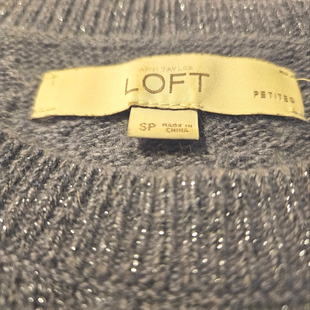 LOFT - SOFT Grey Shimmered Long Sleeved Womans Sweater - Picture 4 of 5